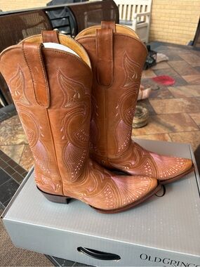 Old Gringo Pavito Women's Tan Leather Embroidered Cowboy Boots - Pink Stitching